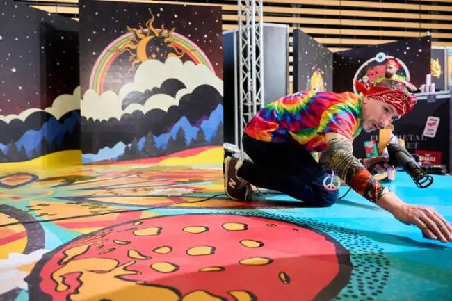 Stands, espaces d’animations : plongée dans le tourbillon visuel de C!Print 2025