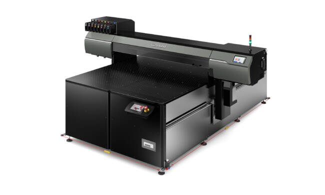 Roland DG repousse les limites de l’impression UV : nouvelle série VersaOBJECT LO-640/300