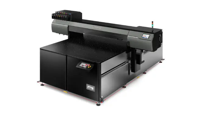Roland DG repousse les limites de l’impression UV : nouvelle série VersaOBJECT LO-640/300